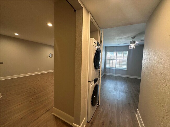 Building Photo - 2250 Bering Dr