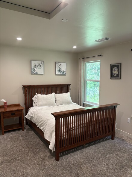 Building Photo - 2805 Harrison Ave