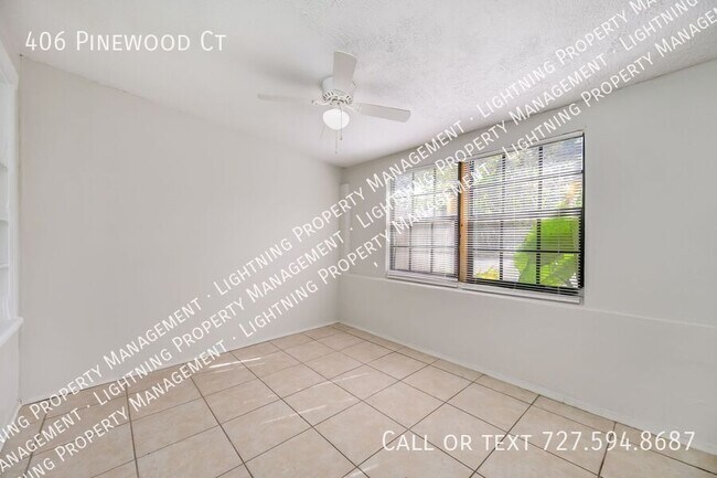 Building Photo - 406 Pinewood Ct
