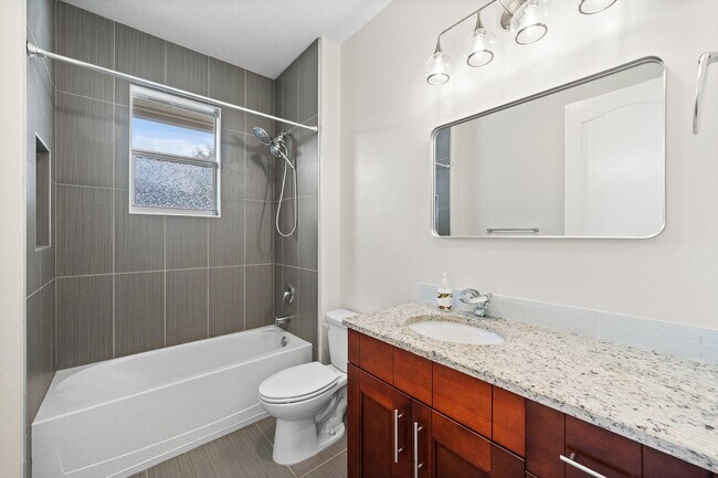 Building Photo - 1411 SW Hackensack Ave