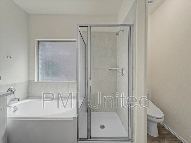 Building Photo - 2321 Larimar Dr