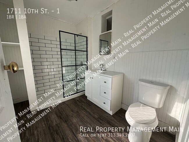 Building Photo - 1711 10th St