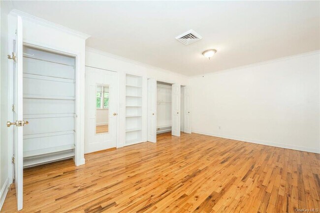 Building Photo - 130 Texas Ave