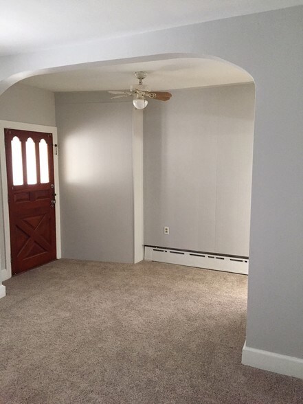 Foyer - 108 W 6th Ave