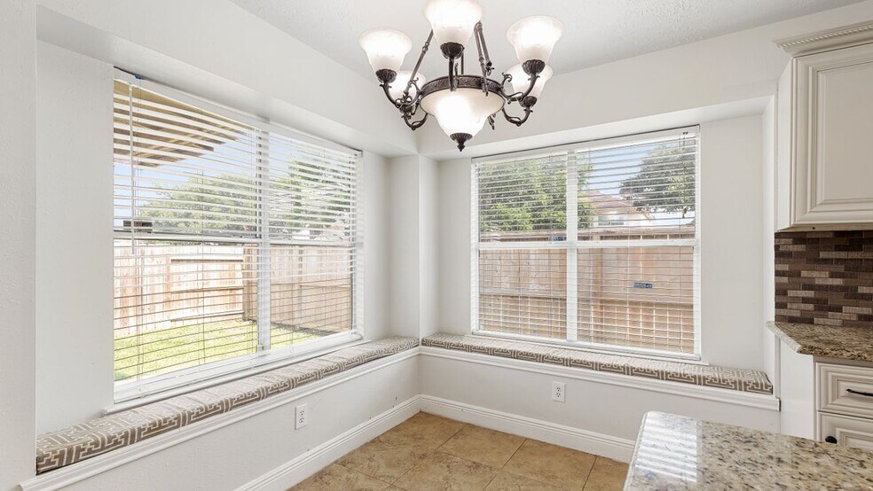 Building Photo - 4602 Garden Meadow Dr