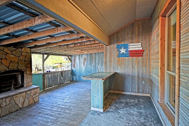 Building Photo - 2223 Sun Chase Blvd