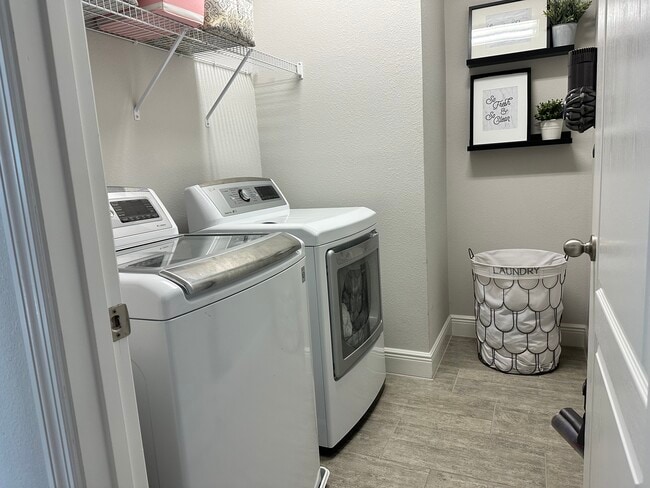 Building Photo - 7602 S Kissimmee St