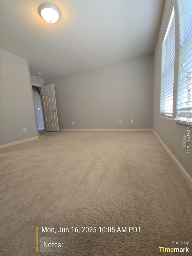 Building Photo - 1404 Pin Oak Dr