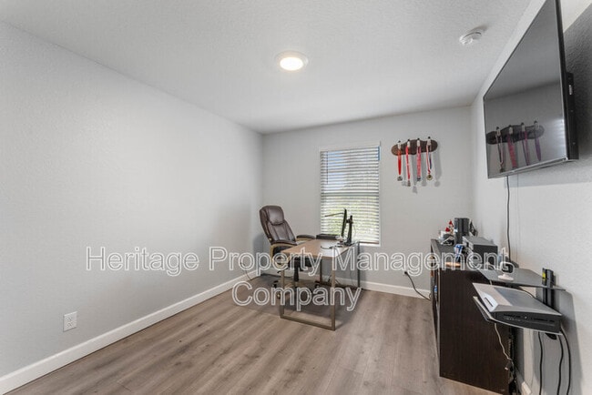 Building Photo - 829 Margay Lp