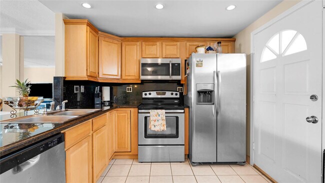 Building Photo - 3725 NE 169th St