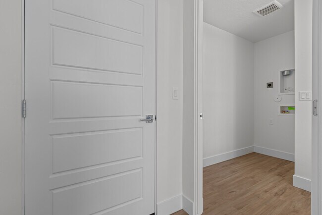 Building Photo - 509 E Violets Cv Ln