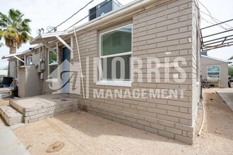 Building Photo - Multi-Unit Space Available NOW!