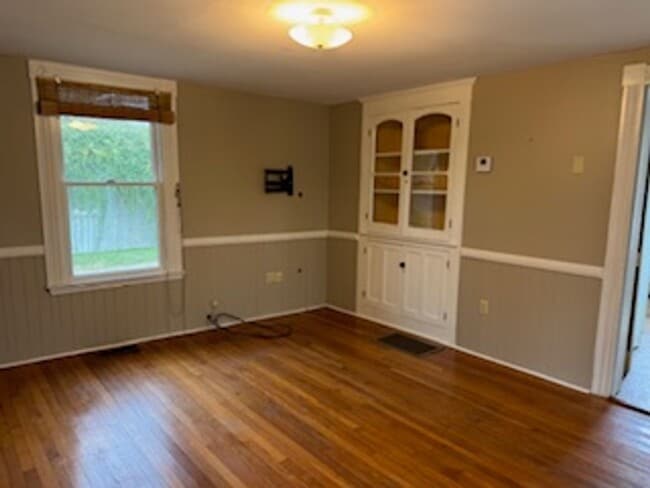 Building Photo - Single Family Home Close to Downtown Lexington