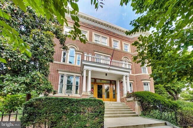 Primary Photo - 1200 East Capitol St NE