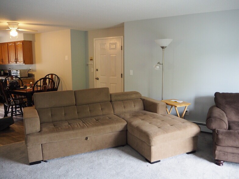 Family Room - 283 Privilege St