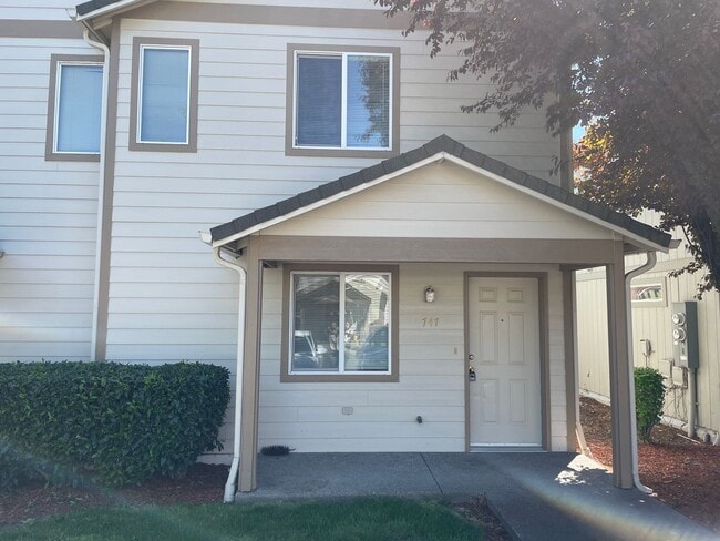 Primary Photo - Beautiful 2 Bedroom 1.5 Bath Townhome Loca...