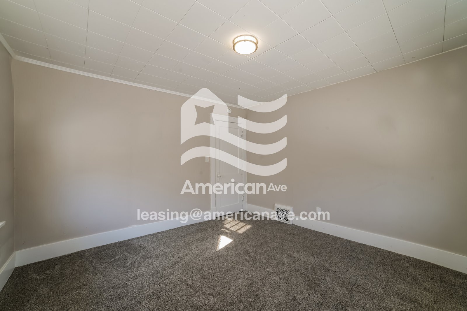 Building Photo - 1217 N Bourland Ave