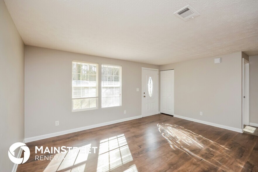 Building Photo - 5176 Martins Crossing Rd