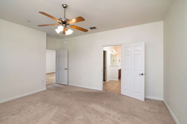 Building Photo - Townhome in Parker Estates!! READY for move in early June