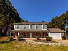 Building Photo - Spacious 5 Bed 3.5 Bath Home in Carthage