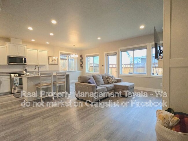 Building Photo - 6211 N Beulah Ave