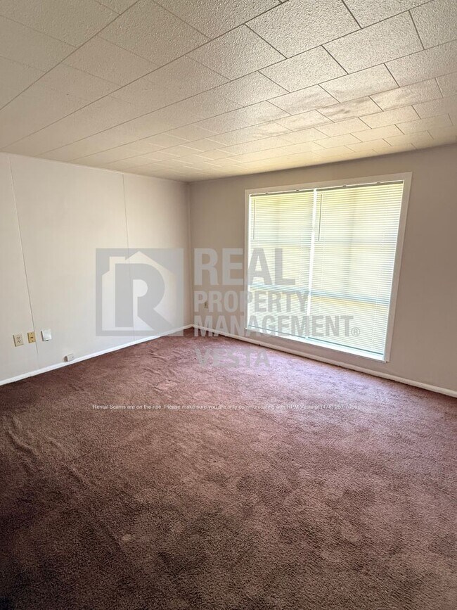 Building Photo - 614 Cedarwood Dr