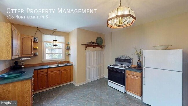 Primary Photo - 3BR/2BA Spacious Home with Private Fenced ...