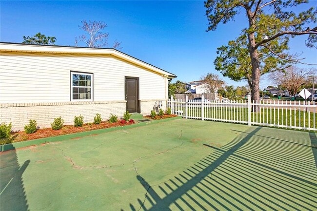 Building Photo - 5500 Arlene St