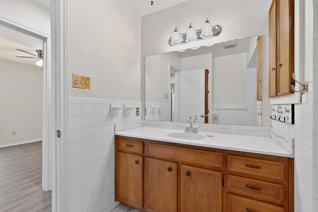 Building Photo - 2609 Brook Hollow Ln