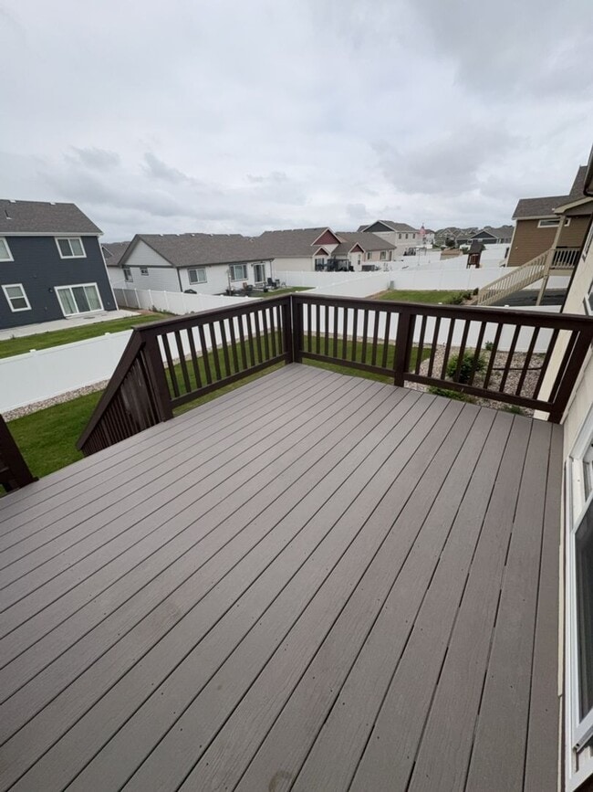 Building Photo - 3 Bed. 2 Bath, 2 Car Garage in Promontory