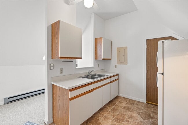 Building Photo - 113 Warren St