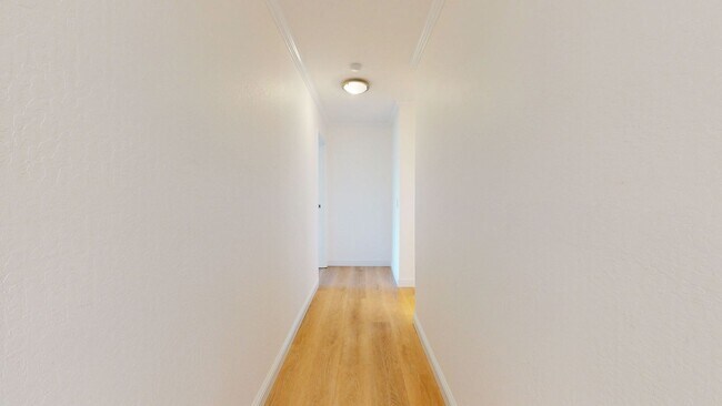 Building Photo - Beautiful 2 Bedroom Condo In Oakland!