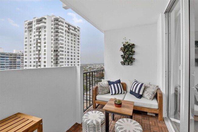 Building Photo - 2780 NE 183rd St