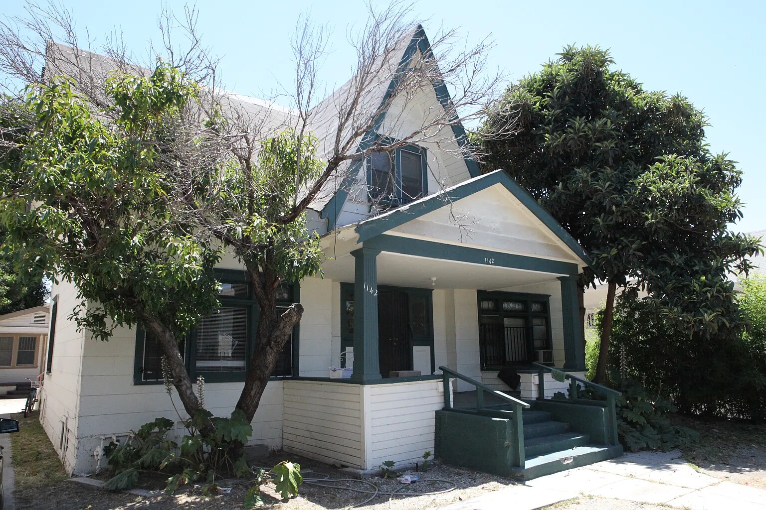 Building Photo - 1142 W 37th Pl