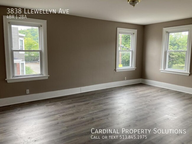Building Photo - 3838 Llewellyn Ave