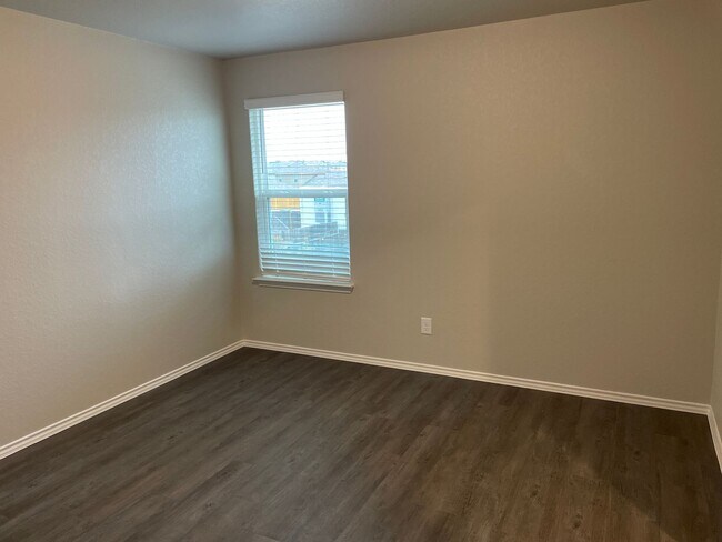 Building Photo - PRELEASING NOW! Charming Three Bedroom | Two and a Half Bathroom Home in Scott's Hollow