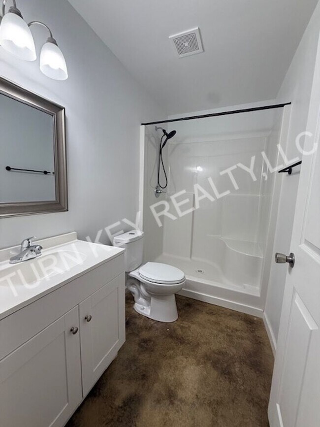 Building Photo - 1035 County Rd