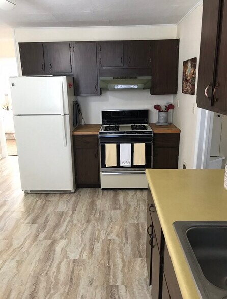 Kitchen - 111 Lyman St