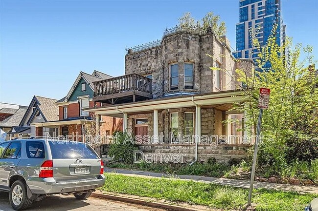 Building Photo - Newly Renovated Single Family Home | 1 BR/1BA | Fireplace!