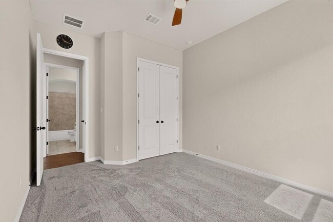 Building Photo - 2433 La Mirada St