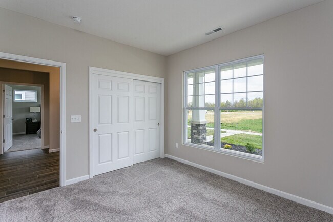 Building Photo - 605 Bellasera Dr