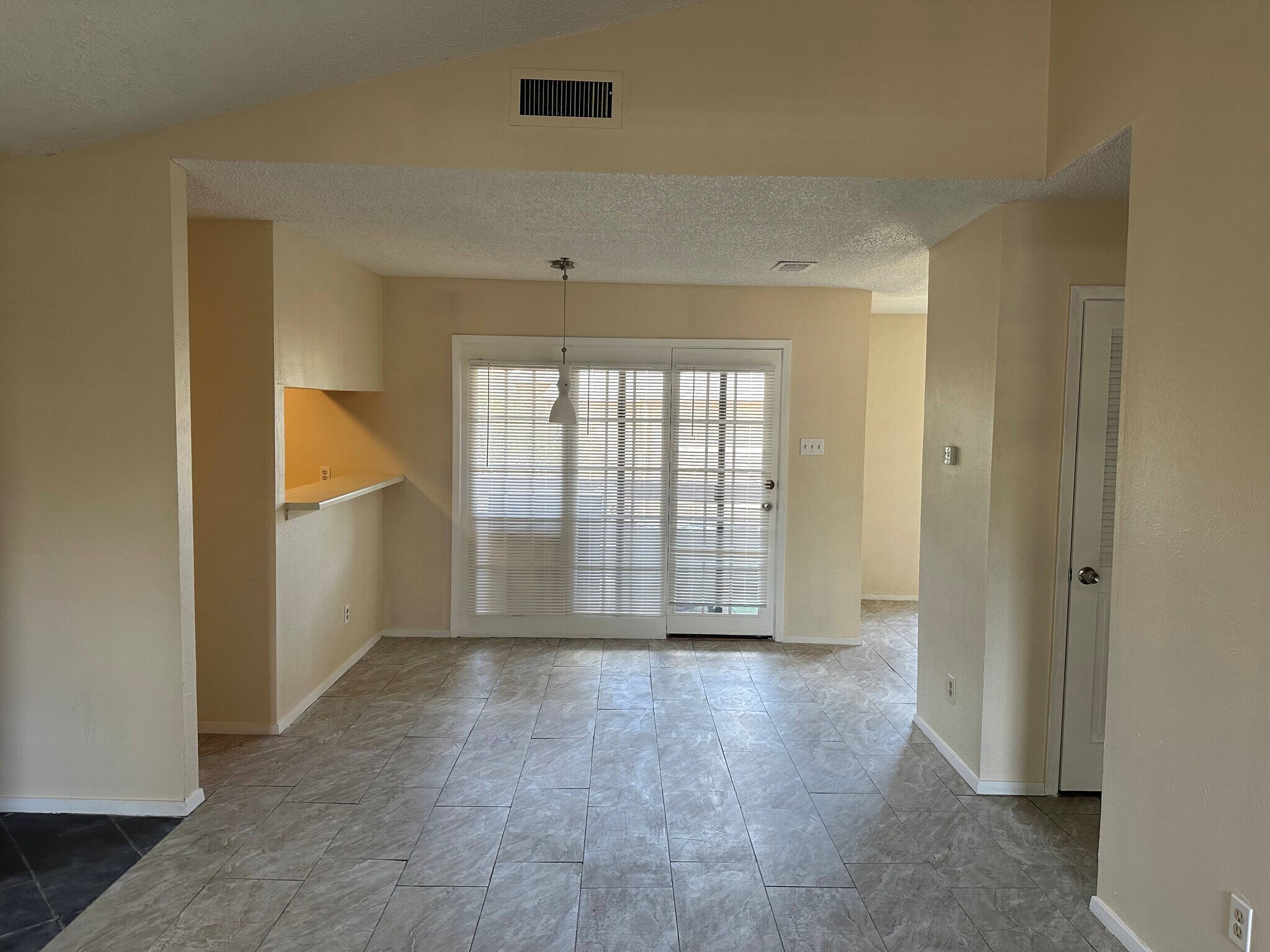 Dining room - 1909 Chasewood Cir