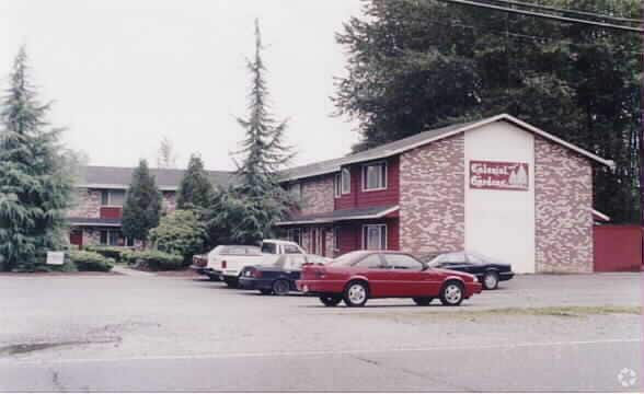 Primary Photo - Colonial Gardens
