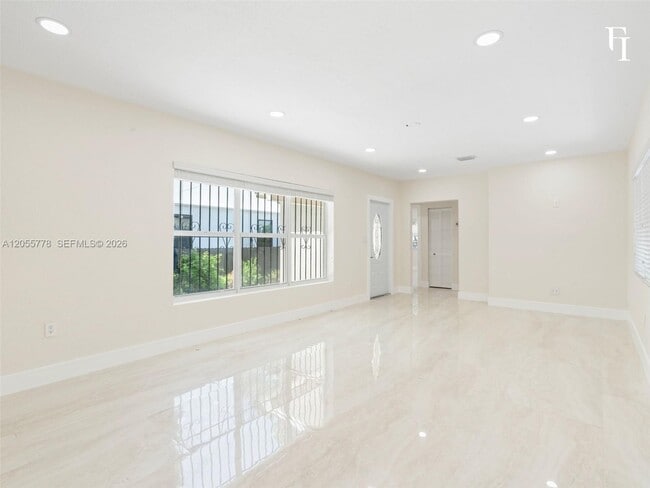 Building Photo - 3228 NW 11th Ave