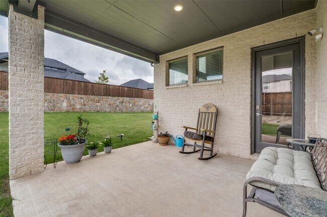 Building Photo - 9767 Maple Hill Ln