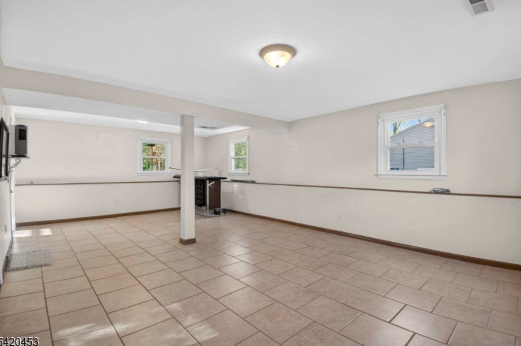 Building Photo - 532 Spring Valley Dr