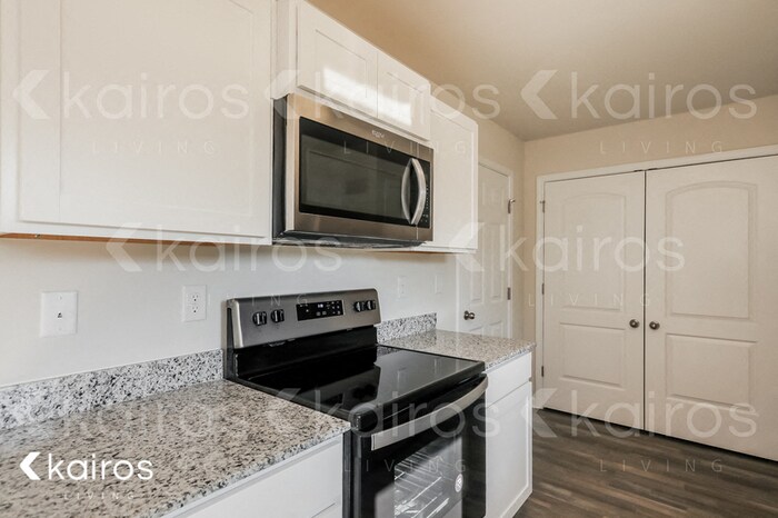 Building Photo - 453 Wagon Trail