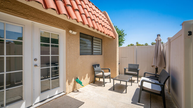 Building Photo - 35526 Feliz Ct