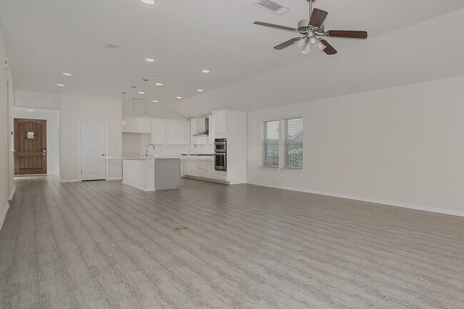 Building Photo - 130 Pioneer Canyon Pl