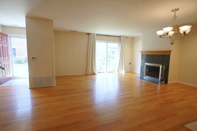 Building Photo - 152 Quincy Shore Dr